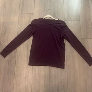 Lululemon size 8 long sleeve like new